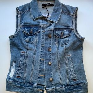 MAX JEANS XS DENIM VEST DISTRESSED RIP & REPAIR WASH NWT